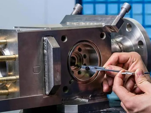 塑料模具制造三大注意事項(xiàng)須知